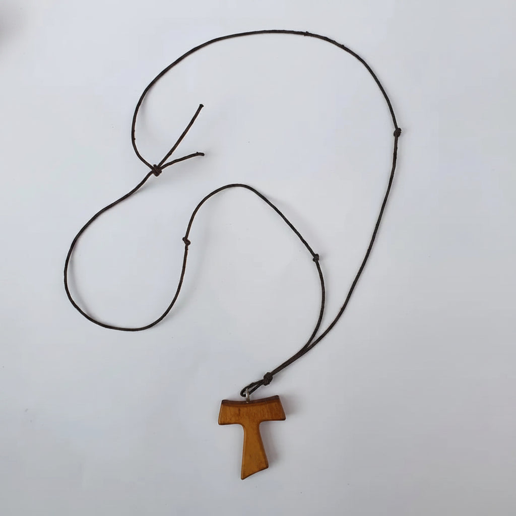 Traditional Međugorje Necklace (S) Necklace with a wooden pendant on a white background